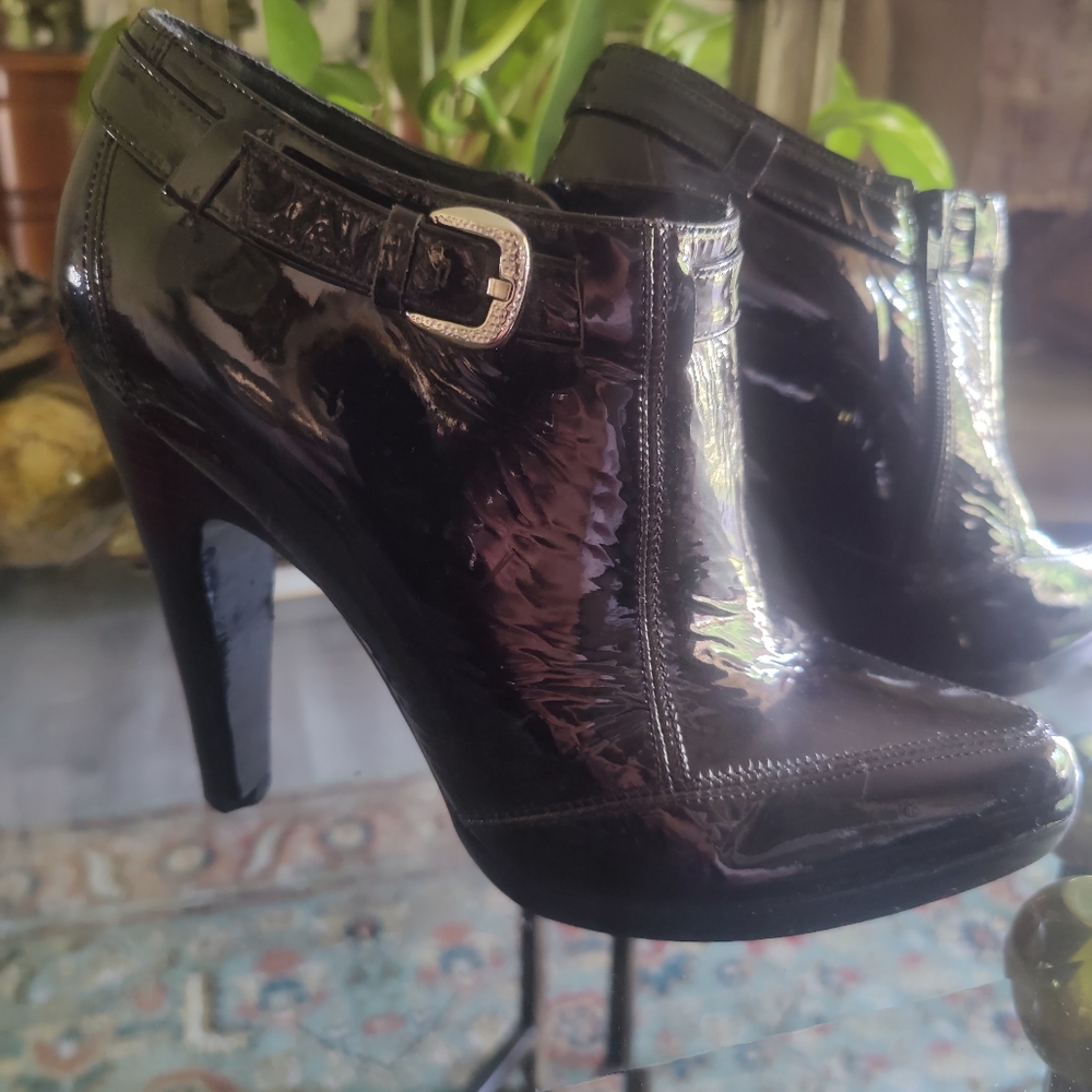 Black patent leather ankle booties